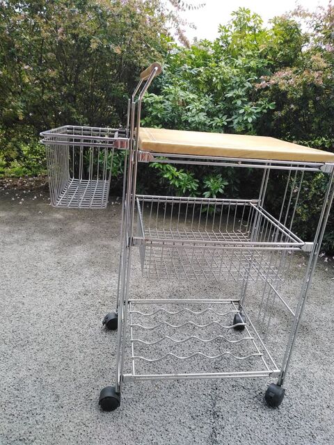 Table desserte ou servante metallique et bois
32 Oloron-Sainte-Marie (64)