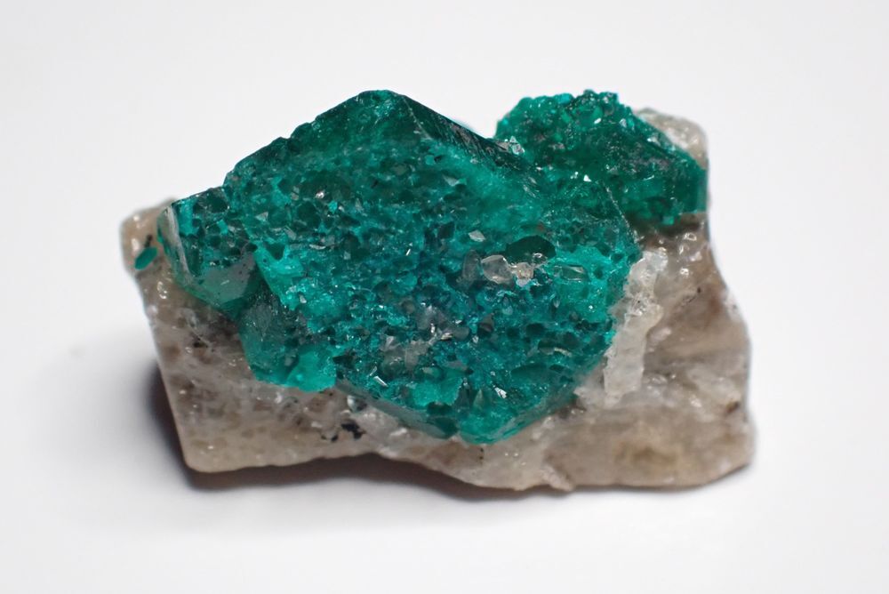 Dioptase Altyn-Tyude Karaganda Kazakhstan 9,80 carats 