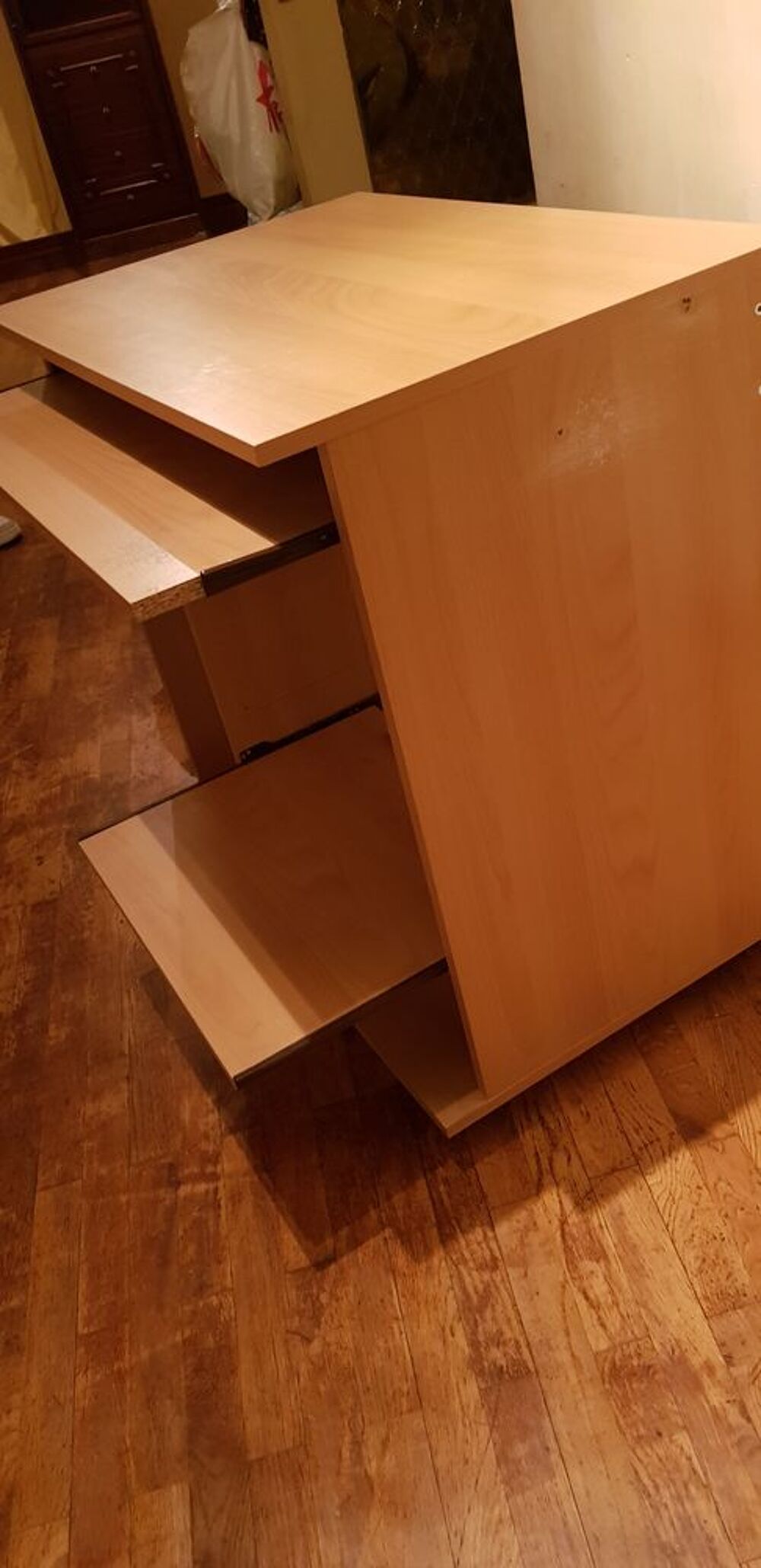 Bureau informatique compact Meubles
