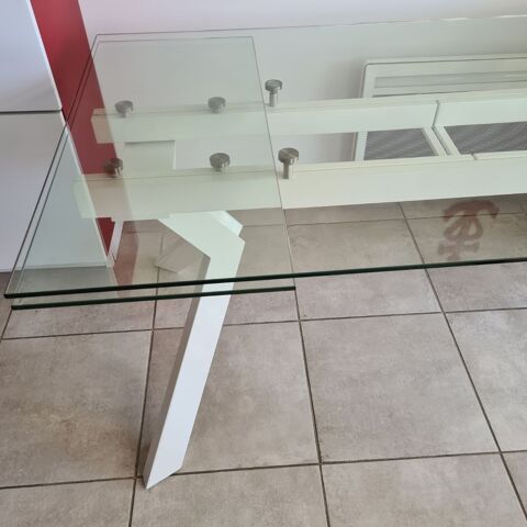 Table design 300 Le Castellet (83)