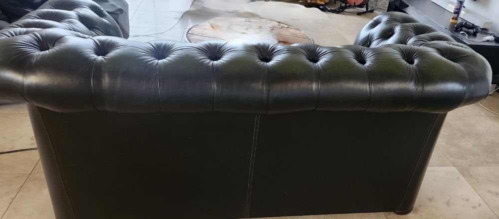 Canap&eacute; Chesterfield en parfait &eacute;tat Meubles