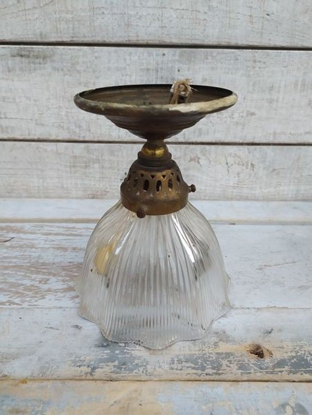 Ancienne Lampe Suspension Verre Holophane 
Décoration