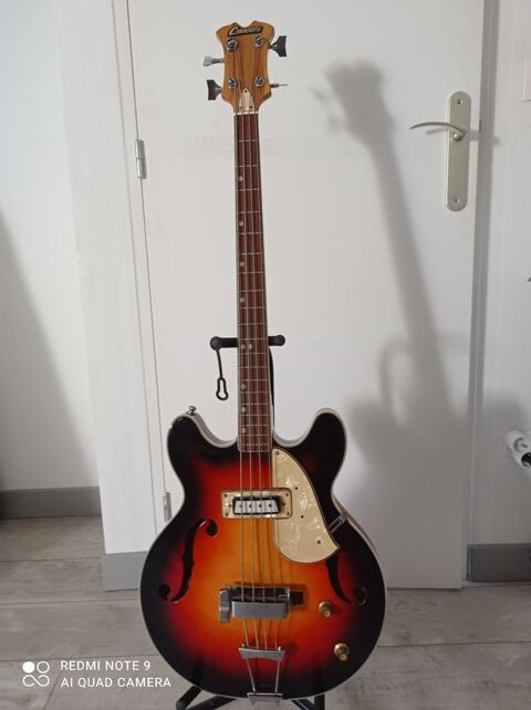 Guitare basse électrique Commodore années 1960 750 Saint-Merd-de-Lapleau (19)