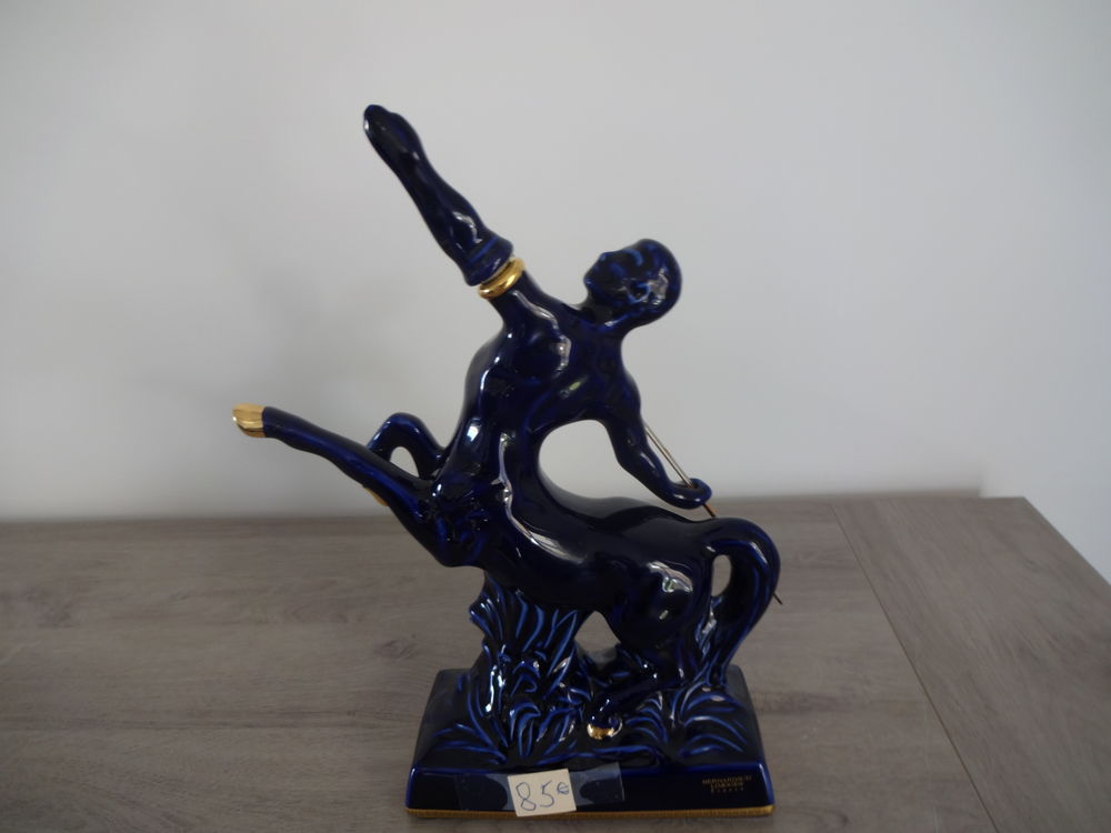 CENTAURE EN VIDE PORCELAINE t&eacute;l&eacute;phone au 0627473514 