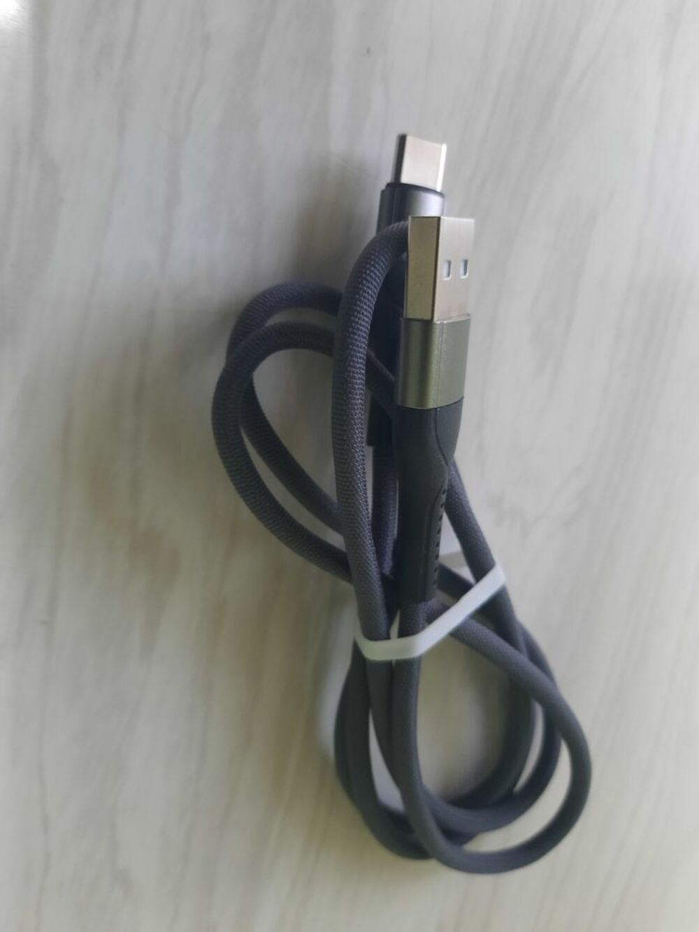 C&acirc;ble USB-c 3A Neuf Longueur 1m jamais servi 4€ Audio et hifi