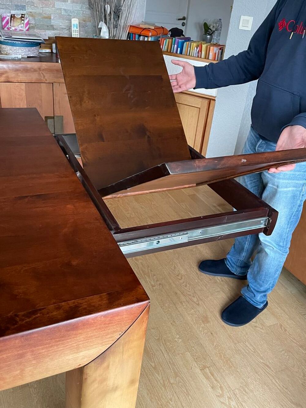 Grande table &agrave; manger carr&eacute;e Meubles