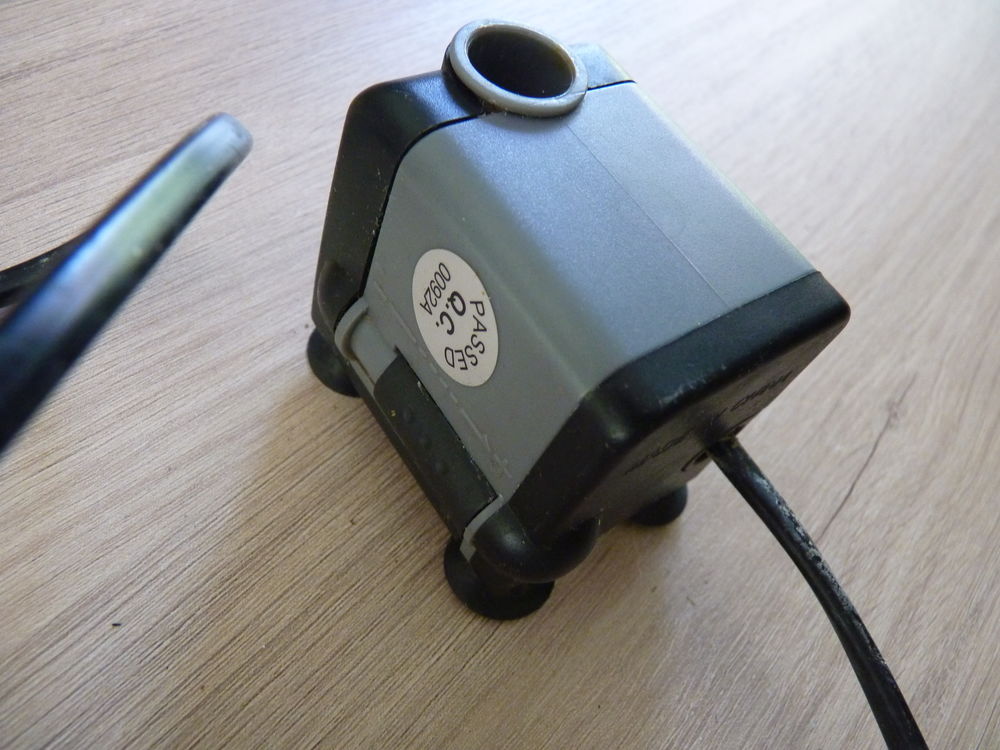 pompe &agrave; eau immerg&eacute;e Zolux Aquarium Pump 450, r&eacute;f&eacute;rence 3201 Jardin
