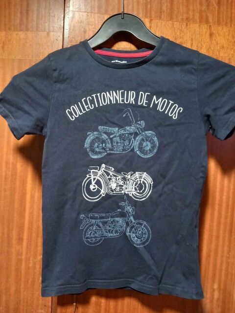 Tee shirt avec motos 8 ans 1 La Fert-sous-Jouarre (77)