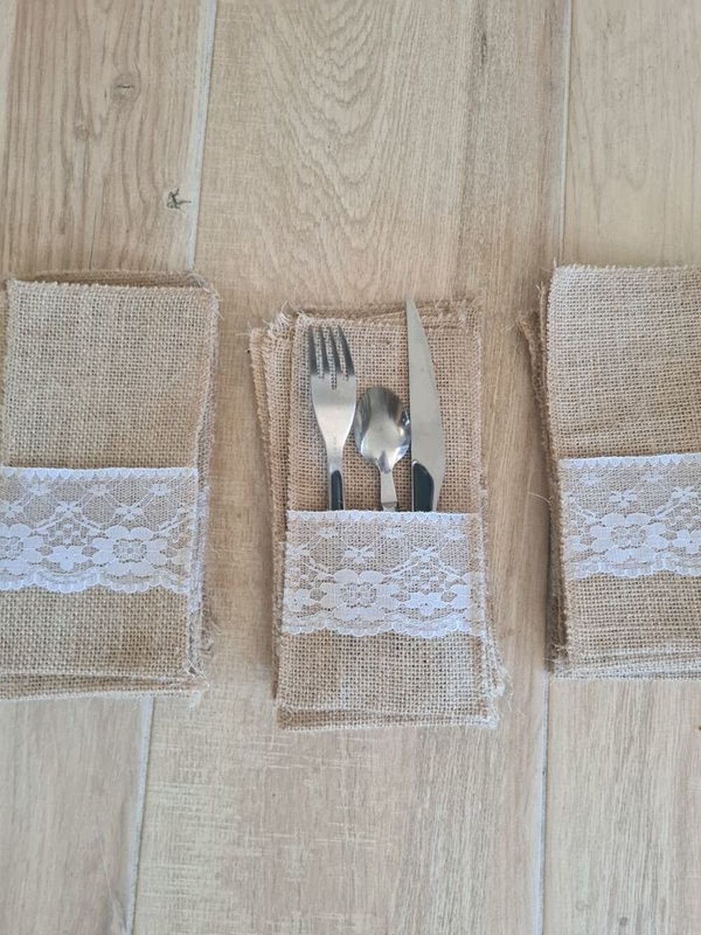 50 pochettes porte couvert en toile de jute pour mariage Décoration