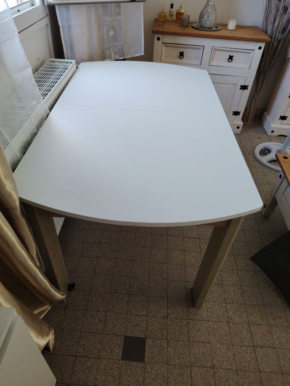 Table de salon avec 4 chaises Meubles