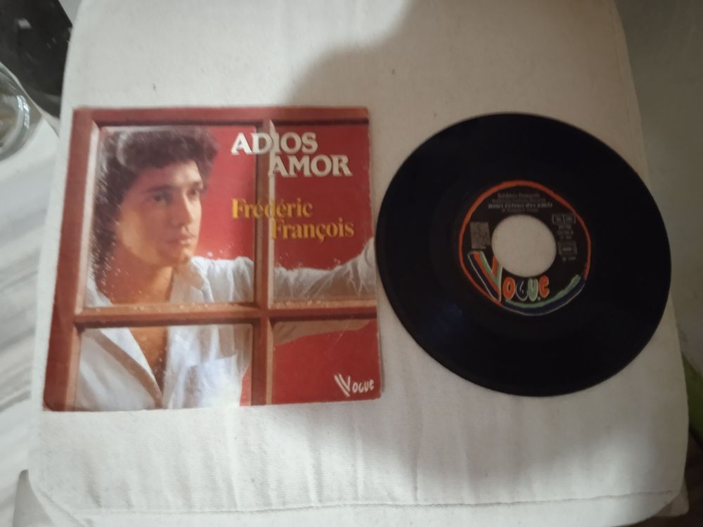 Vinyle 45 T Fr&eacute;d&eacute;ric Fran&ccedil;ois
Adios amor
1982 CD et vinyles