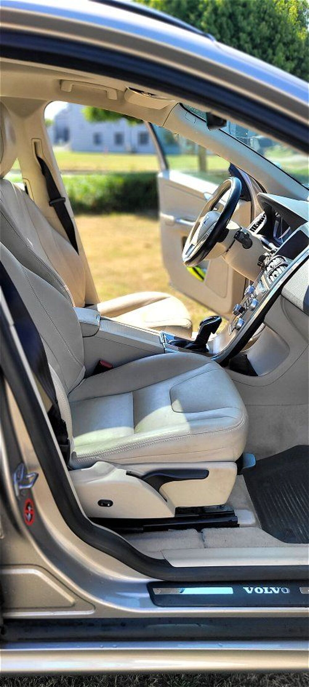 XC60 D3 150 ch Momentum Geartronic A 2015 occasion 72460 Savign&eacute;-l'&Eacute;v&ecirc;que