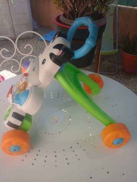 Trotteur Fischer price parfait tat quasi neuf Nice (06)