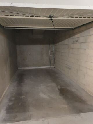  Parking / Garage à louer 13 m² Lyon