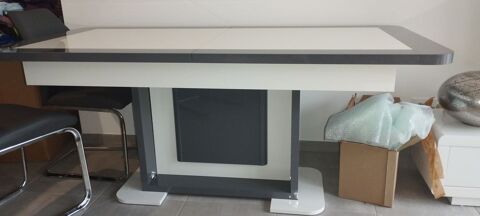 Table de salle  manger 250 Villefranche-sur-Sane (69)