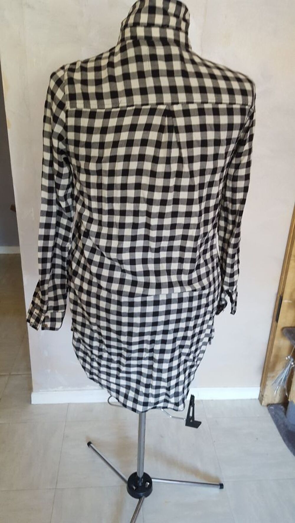 chemise &agrave; carreaux neuve Vêtements