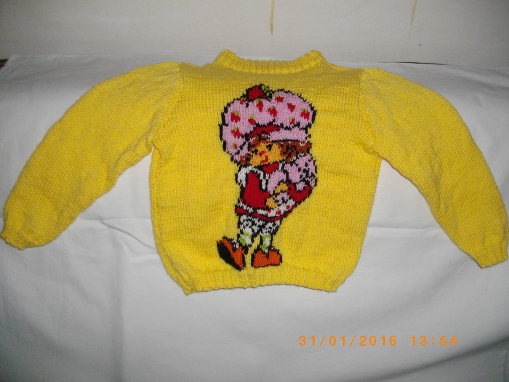 Pull jaune "CHARLOTTE AUX FRAISES" - Taille : 4 ans Vêtements enfants