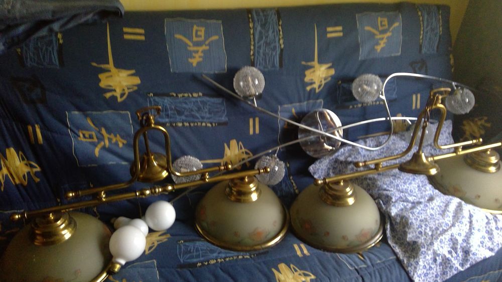 1 LUSTRE CUISINE 6 branches
2 LUSTRES type ranch Décoration