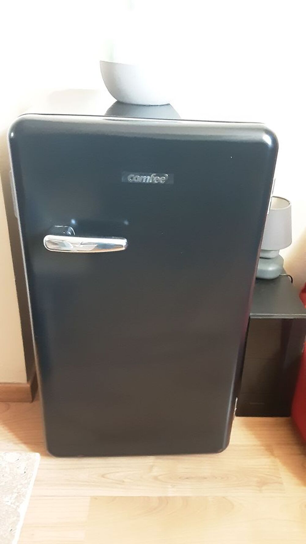 Frigidaire 93 litres top ( 85 cm ) neuf. Electroménager