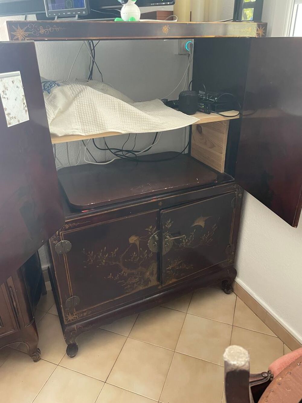 Meuble chinois laqu&eacute; pour TV et HIFI Meubles