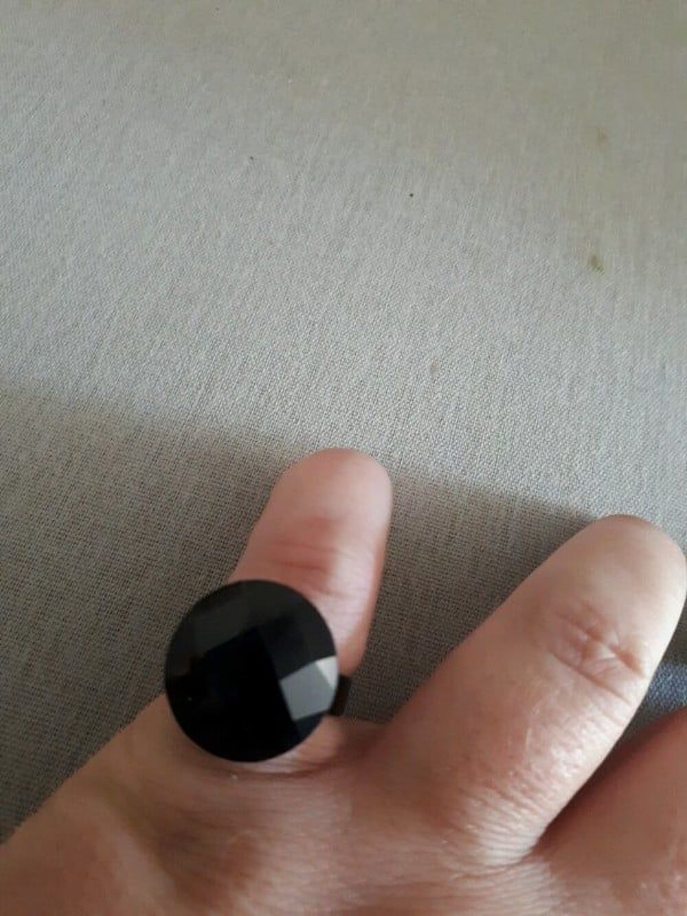 Bague ronde noir Bijoux et montres