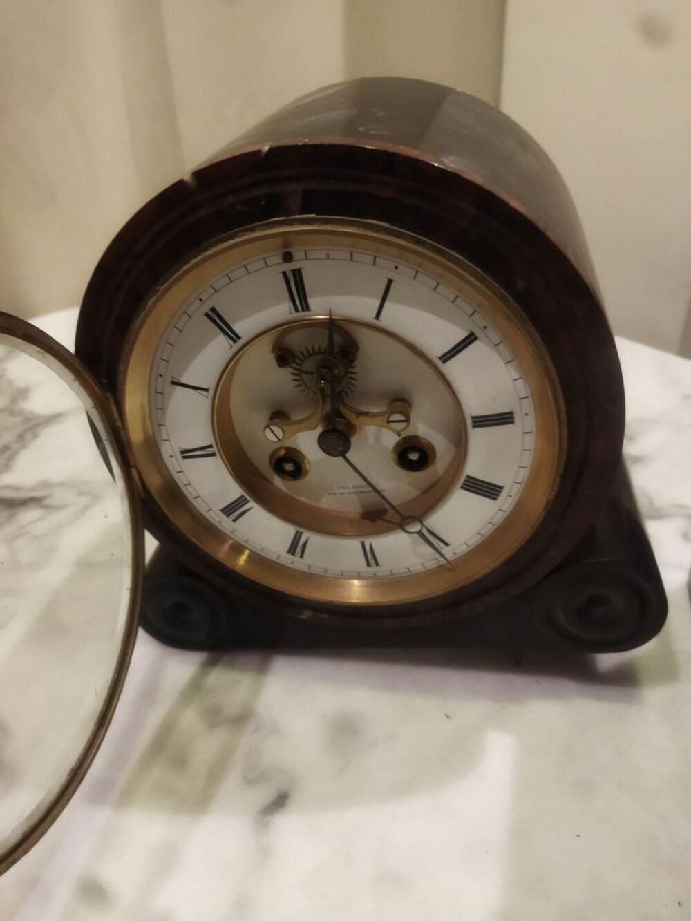 Horloge Delaloge boitier en marbre 