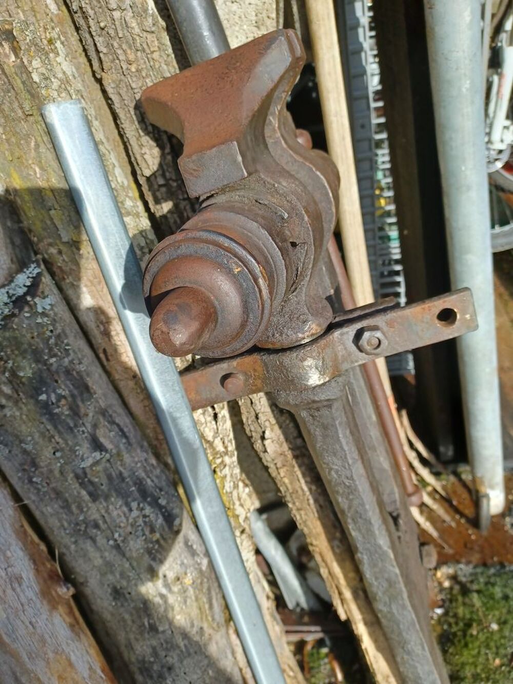 ETAU
Bricolage