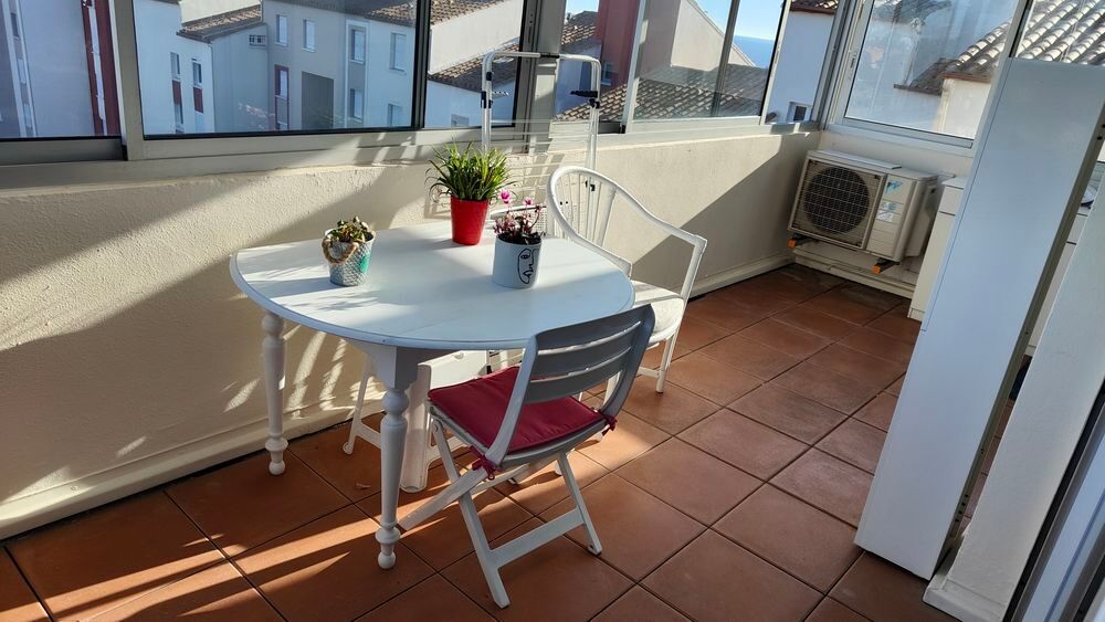 Vente Appartement LE CAP D'AGDE:, secteur Plage du môle, Vue dégagée + mer, résidence sécurisée ravalée en 2023, appartement 3 pièces au dernier étage avec ascenseur. Le cap d agde