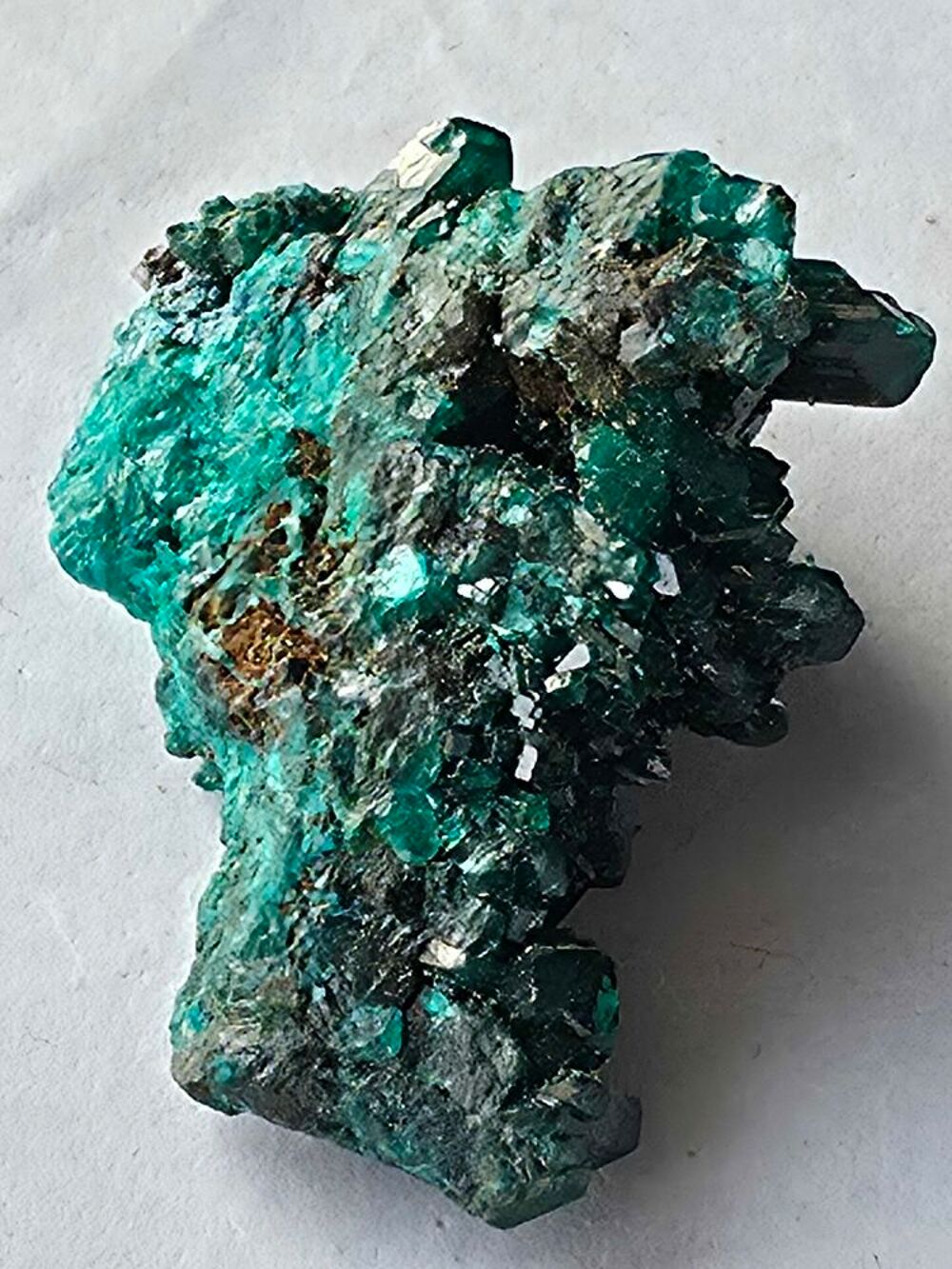 Pierre Dioptase du Katanga, vert &eacute;meraude brillant 