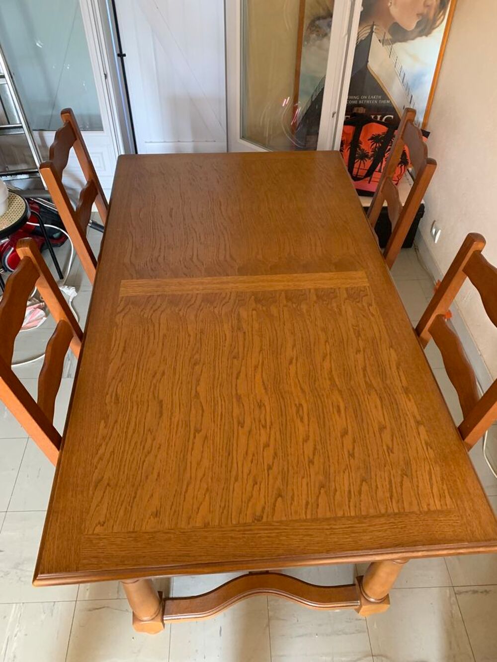 Table &agrave; manger avec 6 chaises Meubles