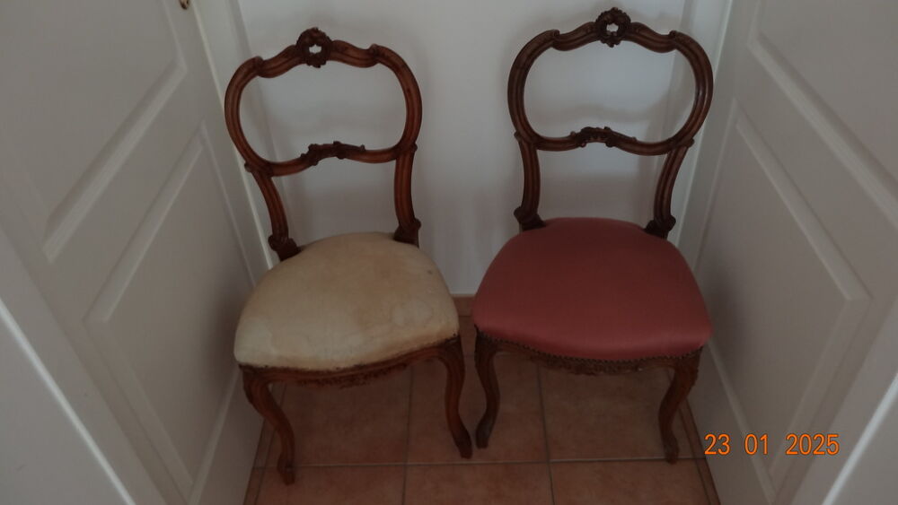 Paire de chaises anciennes en merisier et tissu Décoration