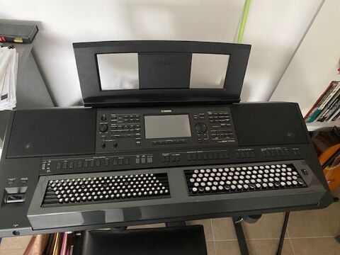 clavier arrangeur 1700 Royan (17)
