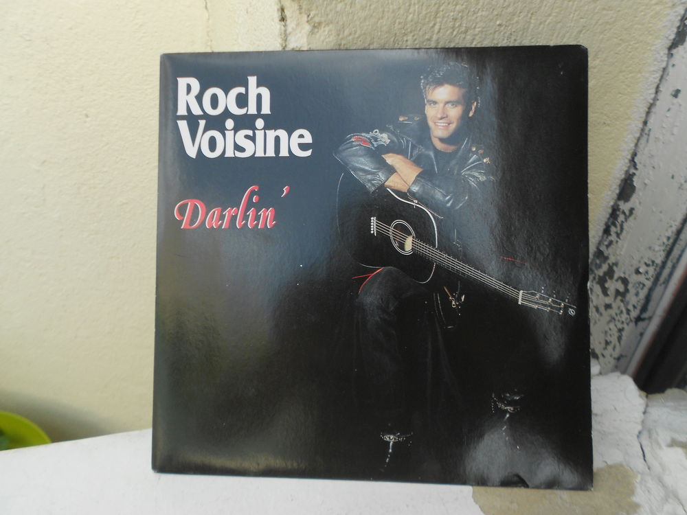 UN LOT EN BON ETAT DE 45 TOURS VINTAGE.. CD et vinyles