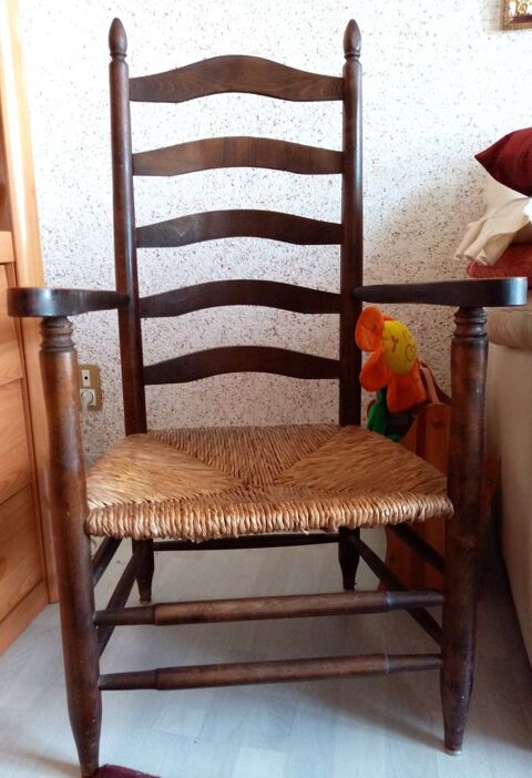 fauteuil en bois 40 Port-Saint-Pre (44)