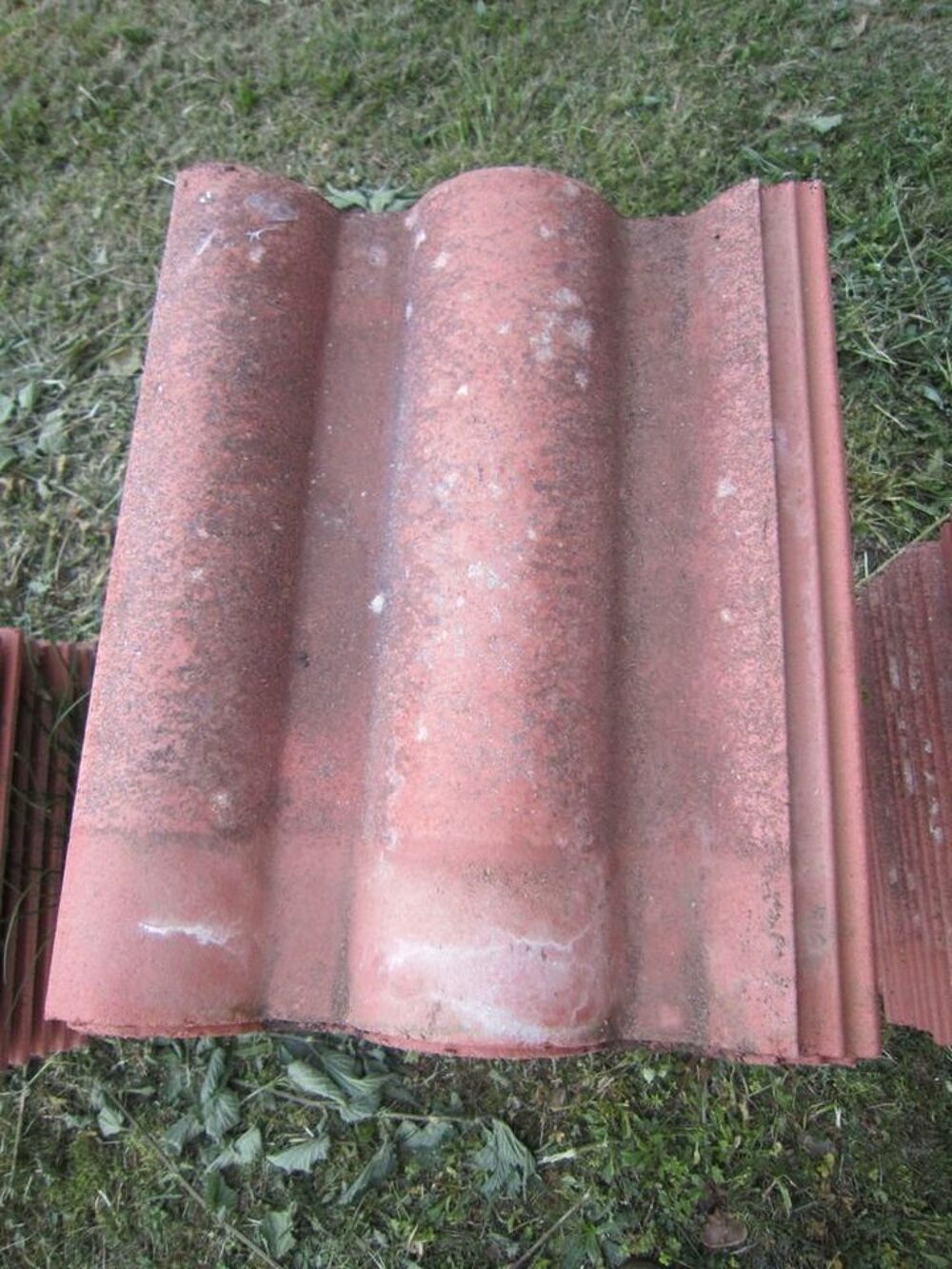 D&eacute;barrasse gratuitement Tuiles REDLAND - 04 (b&eacute;ton) Bricolage