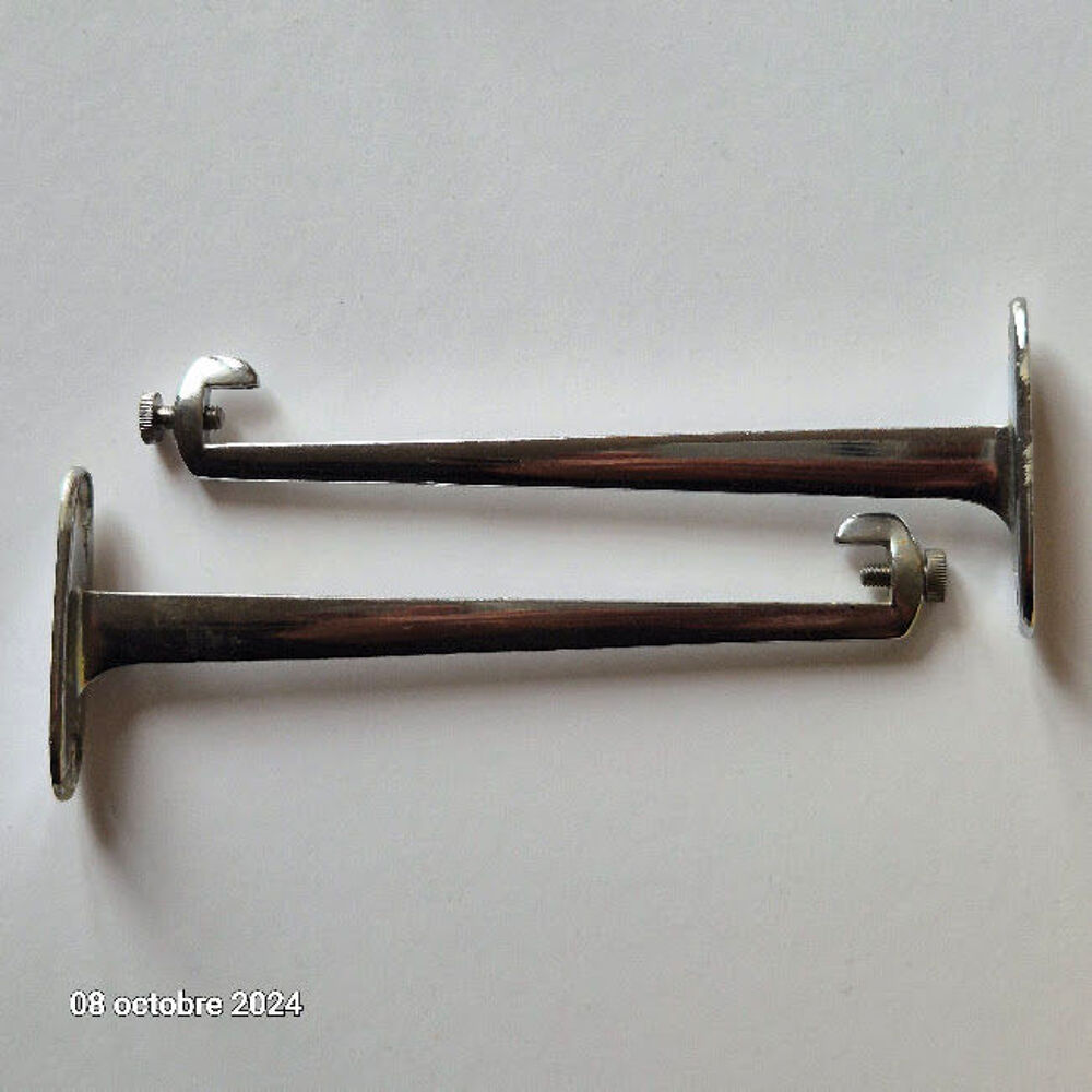 Lot de 2 supports, accroches murales en fer zingu&eacute; brillant Bricolage