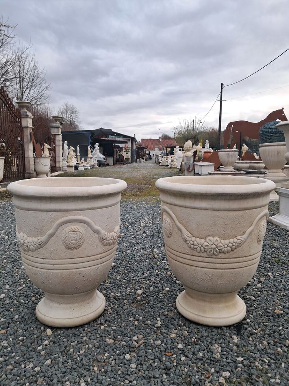 Vase, pot en pierre reconstitu&eacute;e Décoration