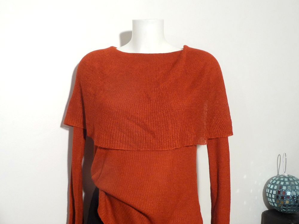 Pull Orange avec son Grand Col et Manches Longues Vêtements