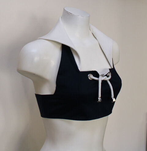 Top brassière marine COURREGES T.36/38 Fr 100 Issy-les-Moulineaux (92)