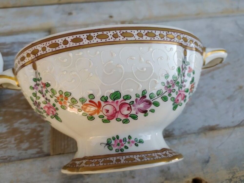 Ancien Drageoir Sucrier Porcelaine de Samson
Décoration