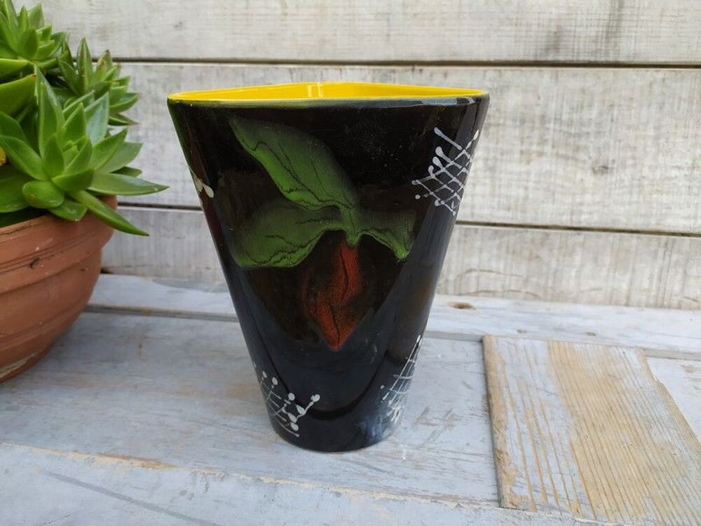 Vase C&eacute;ramique Vintage Po&euml;t-Laval &Eacute;maill&eacute; Sign&eacute; M
Décoration