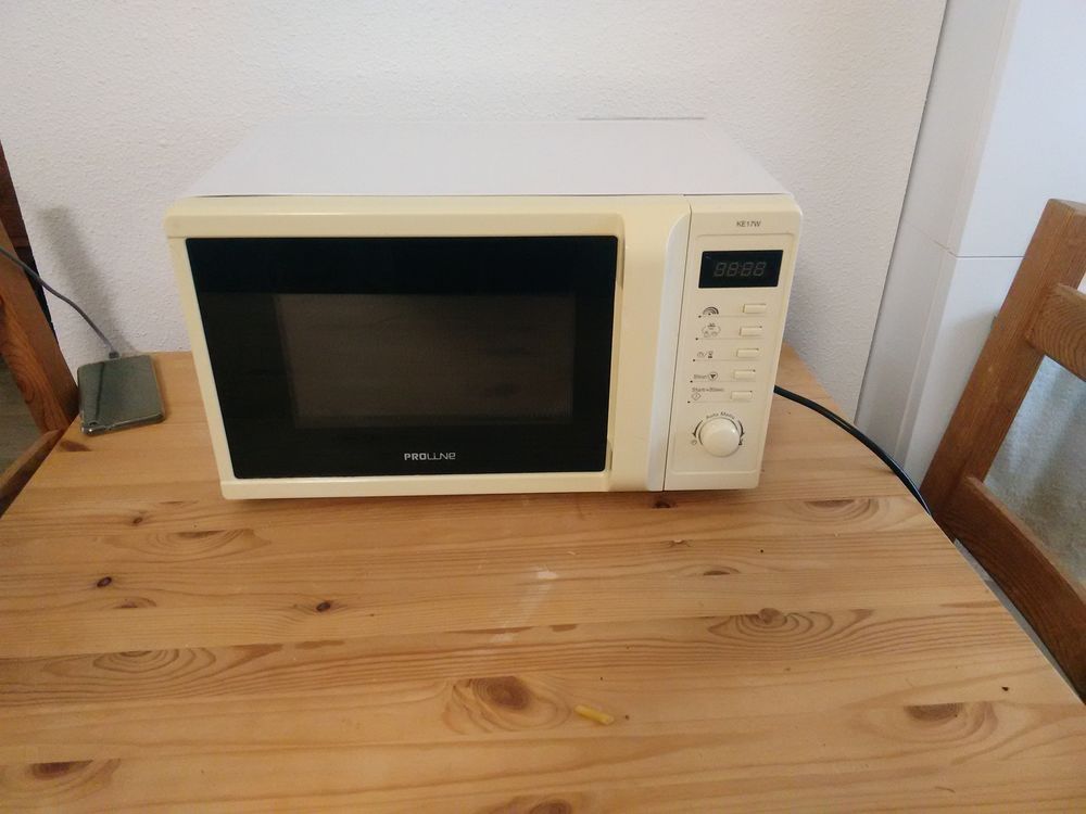 Four &agrave; micro ondes Electroménager