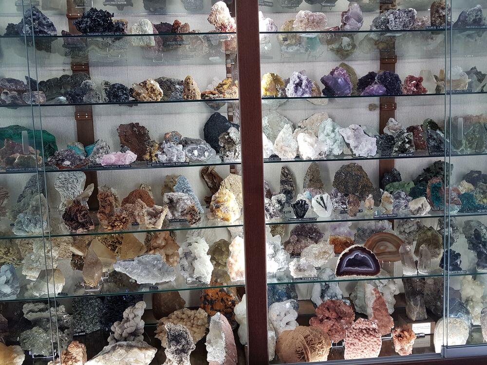 Vitrine min&eacute;raux garnie 