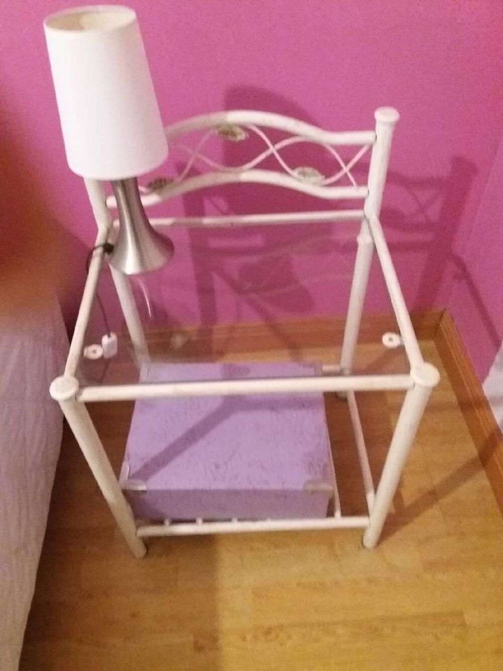 sommier &agrave; latttres
+lit en fer +2 chevets Meubles