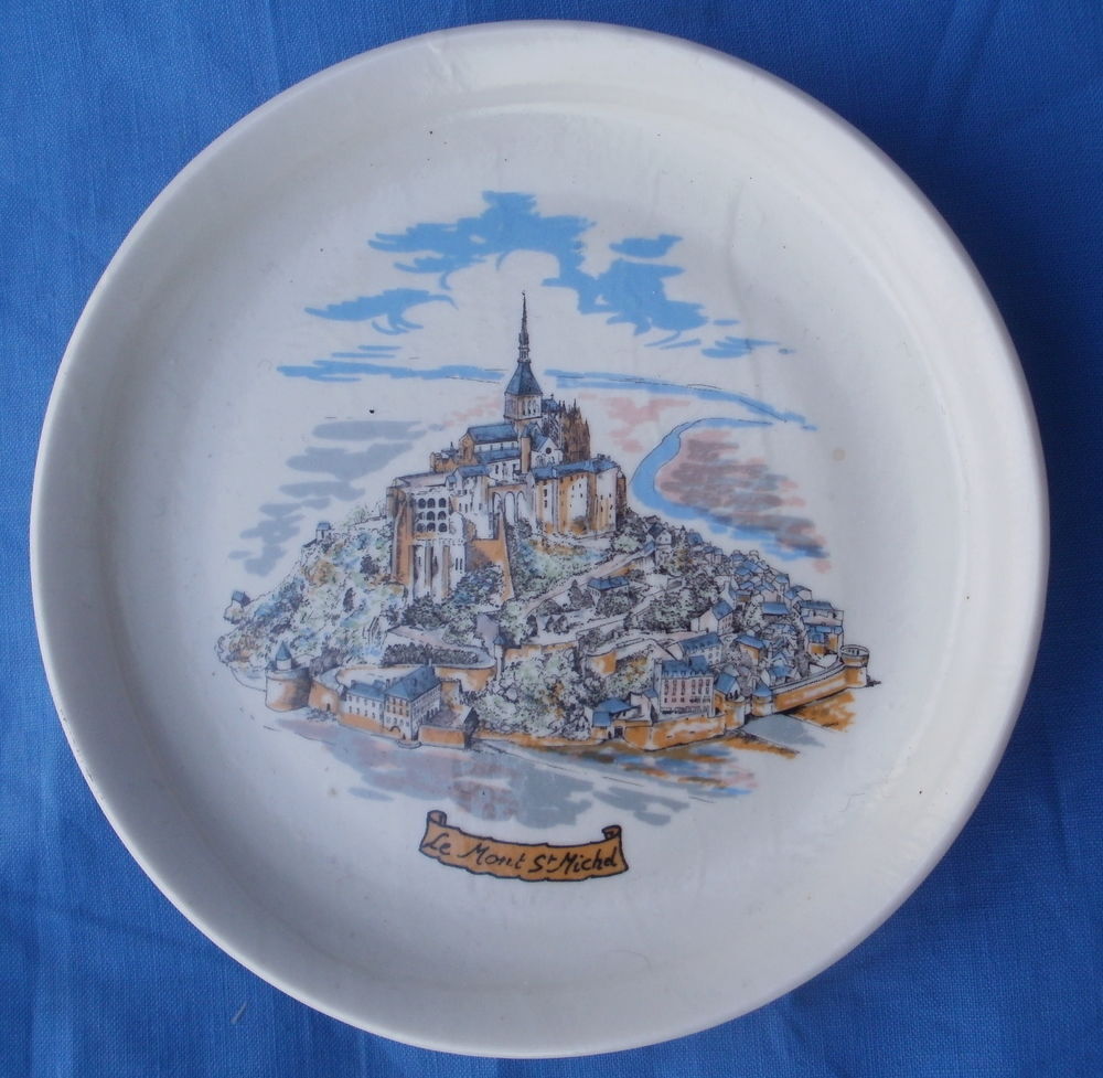 Assiette Mont ST Michel Porcelaine CASTELROUX Décoration