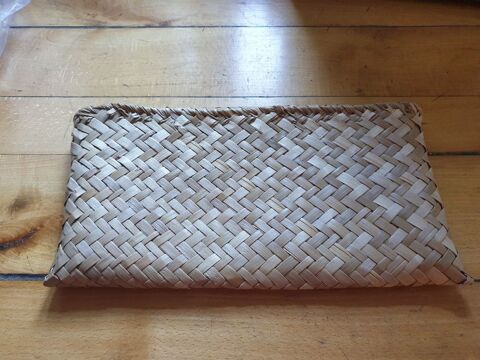 Pochette en raphia beige atypique
13 Mouxy (73)