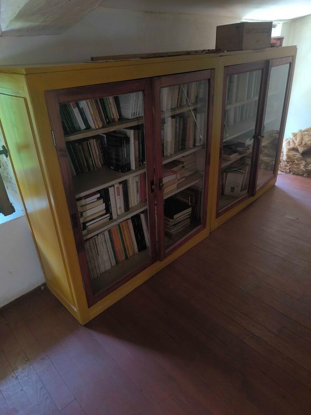 vide magasin d'antiquit&eacute;s brocante Meubles