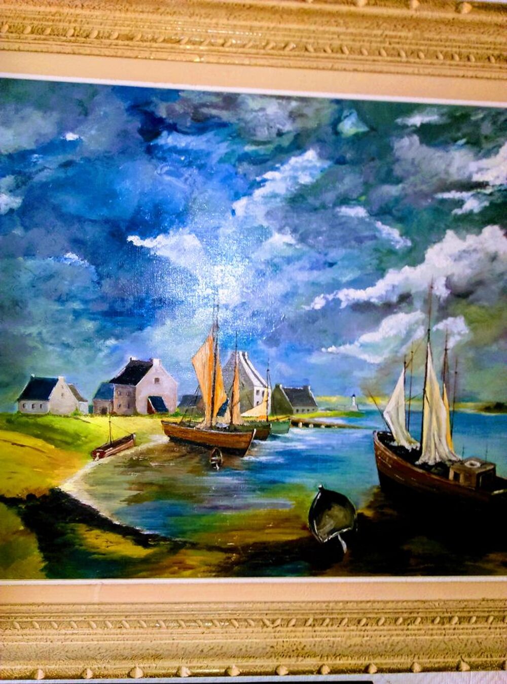 Nombreux tableaux et gravures Décoration