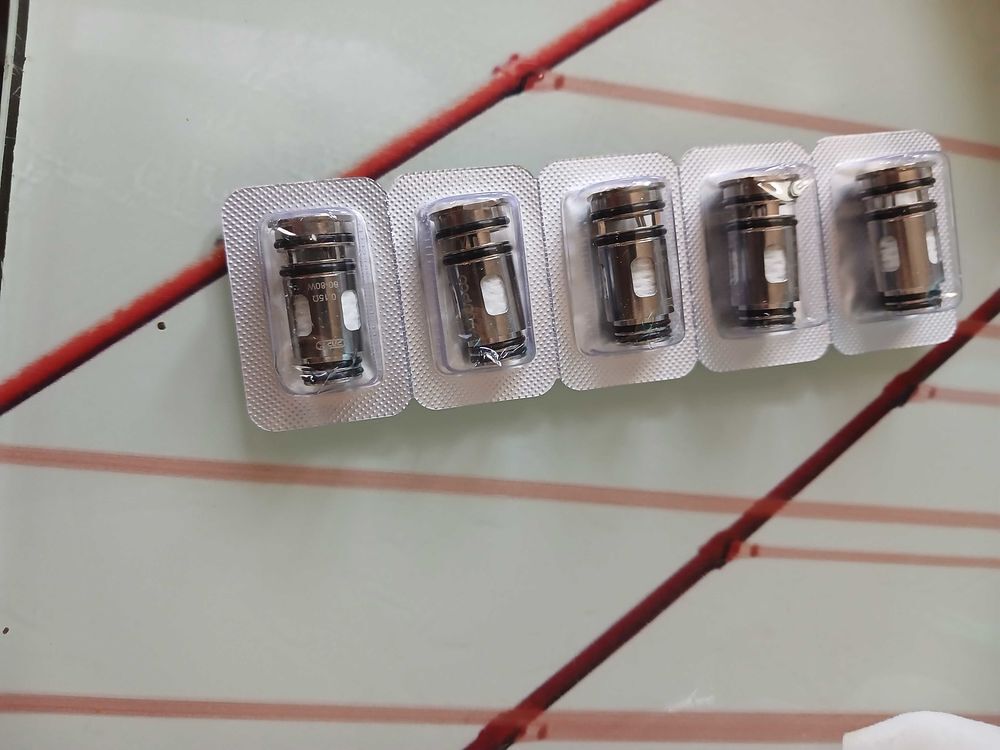 cigarette electronique avec 5 resitance bec de rechange servis 1 fois Accessoires