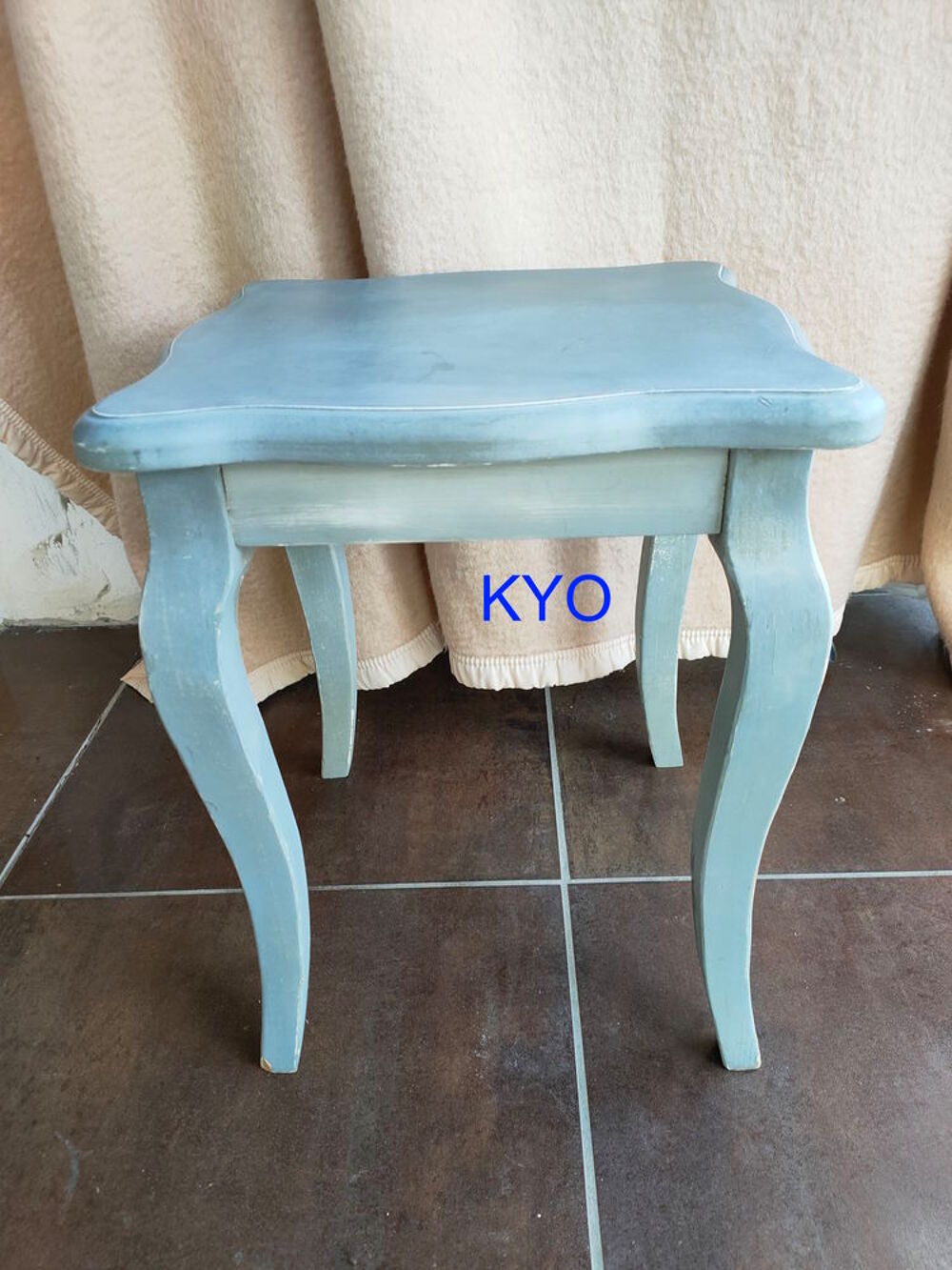 Tabouret carr&eacute;, table de chevet-nuit, gu&eacute;ridon, sellette Meubles
